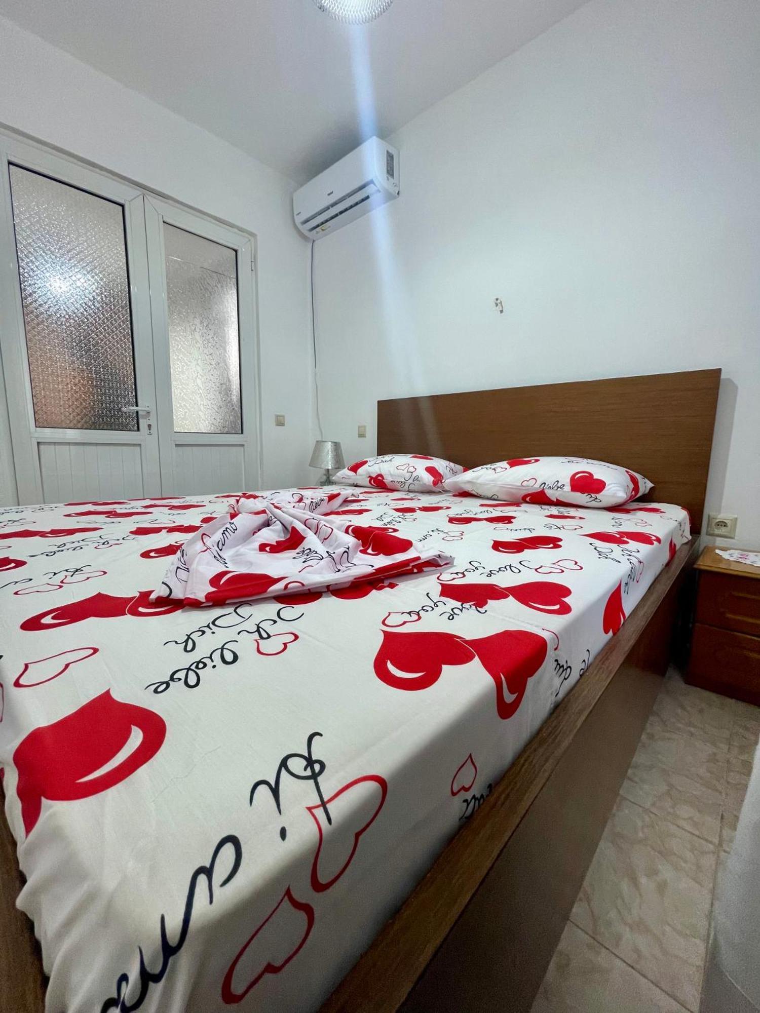 Guest House Luli Sarande Exterior photo